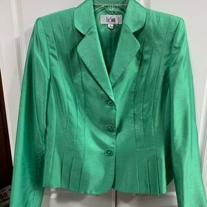 Le Suit Women's Green 2 piece suit